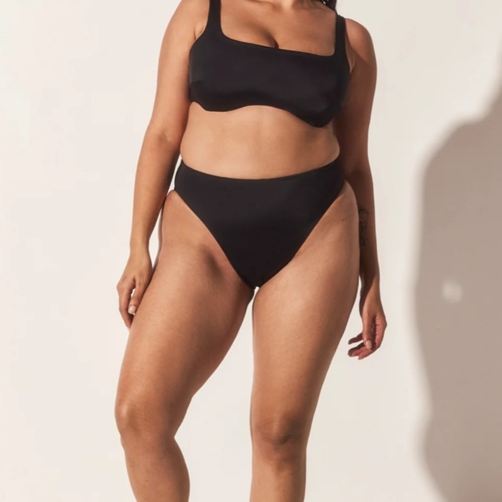 Form and Fold / The Rise Black Bottom / Size 12